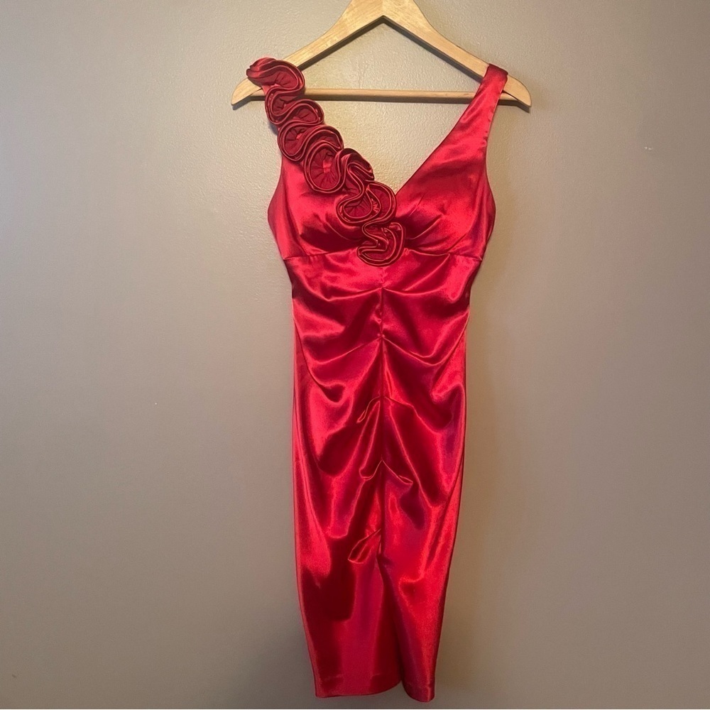 Xscape Red Satin Ruched Rosette Shoulder Midi Dress Size Small/4 - Picture 5 of 13